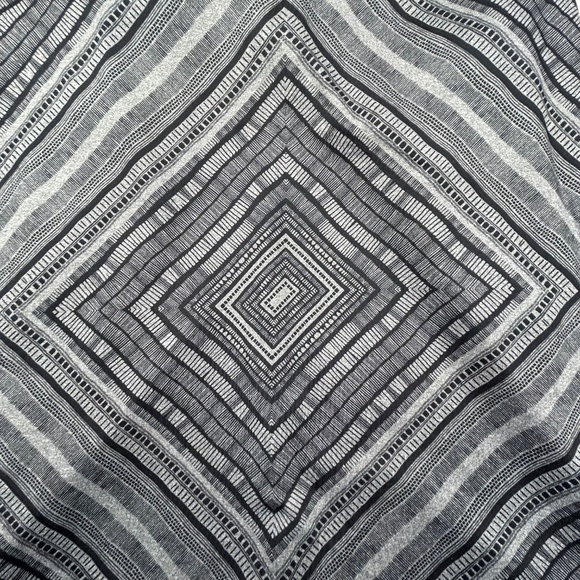 Fabletics Women Athletic Top Tank Built-in Sports Bra Taos Geometric Size S XS - Picture 3 of 13